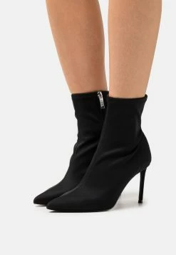 Steve Madden Layne - High Heeled Ankle Boots