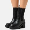 Bianco Biagisella High Chelsea Carnation - Platform Ankle Boots - Black