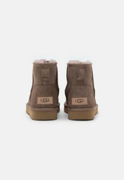 Ugg Classic Mini - Classic Ankle Boots - Caribou -winter shoes Sales 2023 057e19e4387449bdb4cf9b9d66cb6544