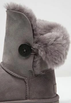 Ugg Bailey Button Ii - Classic Ankle Boots - Grey 14 Ugg Bailey Button Ii - Classic Ankle Boots - Grey -winter shoes Sales 2023 0fa2b7bca04f455cb6211cf818259cb8
