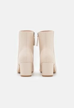 Raid Klara - Classic Ankle Boots - Nude -winter shoes Sales 2023 141f0afb59934e3887c8be7a75c69e9c