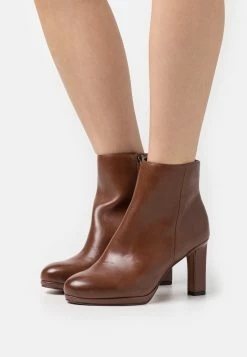 Marco Tozzi Classic Ankle Boots - Cognac