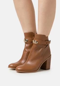 MICHAEL Michael Kors Darcy Heeled - Ankle Boots - Brown