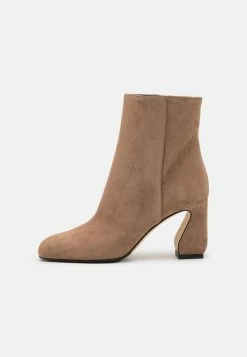 Bootie - Classic Ankle Boots