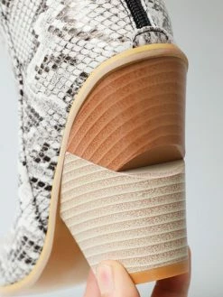 Women Knee-High Boots Leather White Pointed Toe Chunky Heel Knee Length Boots For Women -winter shoes Sales 2023 202009151440242269673