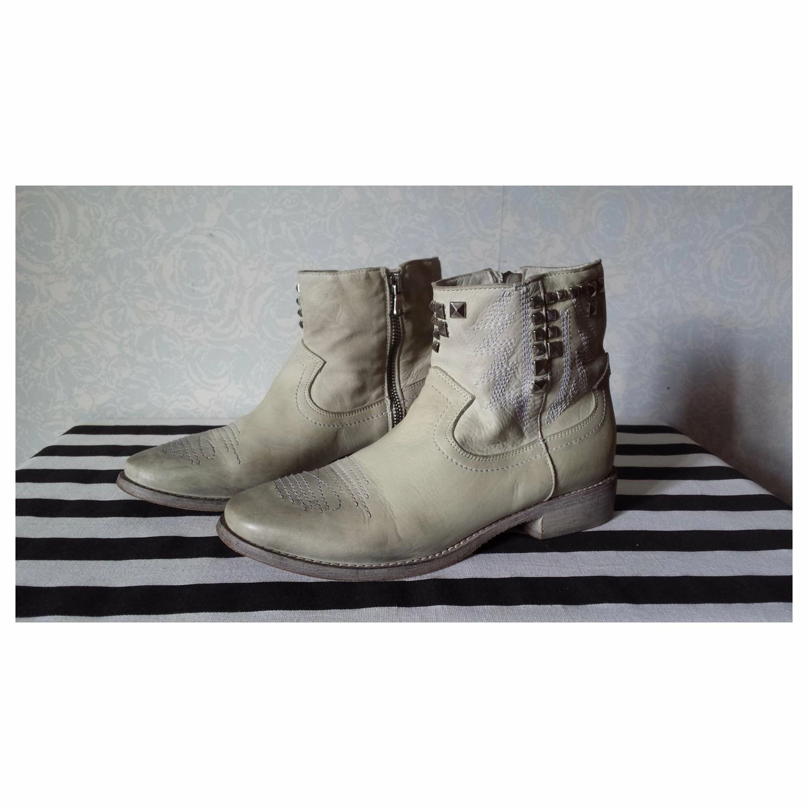 Strategia Low Leather Boots Beige 3 Strategia Low Leather Boots Beige - Image 3