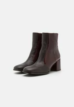 Chie Mihara Saira - Classic Ankle Boots - Testa/Granate 9 Chie Mihara Saira - Classic Ankle Boots - Testa/Granate -winter shoes Sales 2023 2a4cee0a25a242a8aee5d83f043e55b0