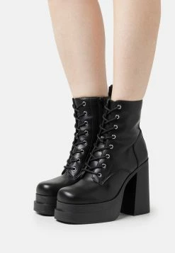 Madden Girl Drivenn - Lace-Up Ankle Boots