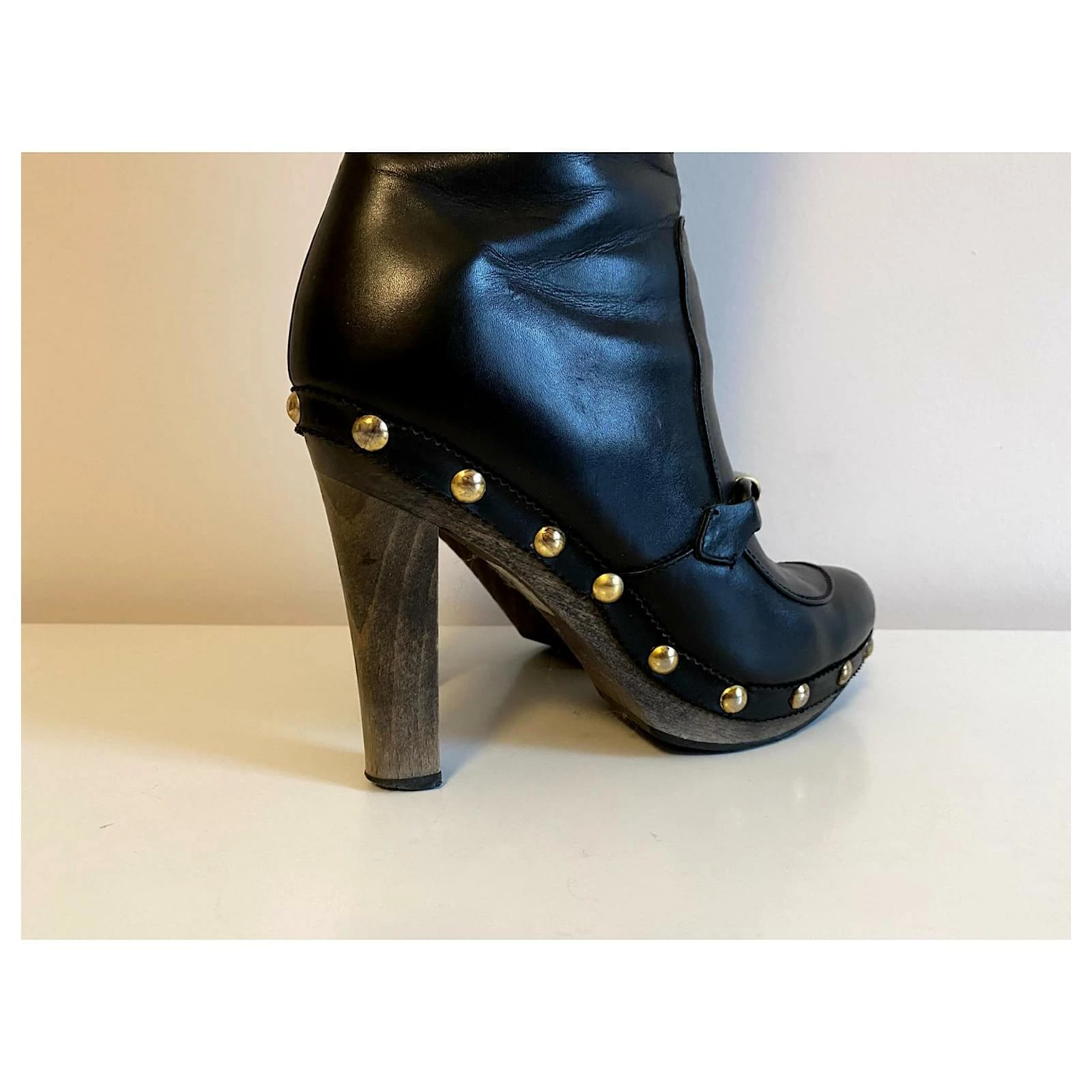 Stylish Yves Saint Laurent Leather Boots. Black 3 Stylish Yves Saint Laurent Leather Boots. Black - Image 3