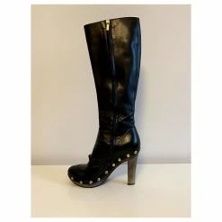 Stylish Yves Saint Laurent Leather Boots. Black 15 Stylish Yves Saint Laurent Leather Boots. Black -winter shoes Sales 2023 395782 6