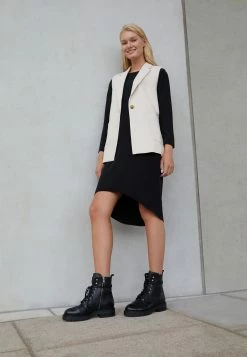 Pavement Jana - Lace-Up Ankle Boots