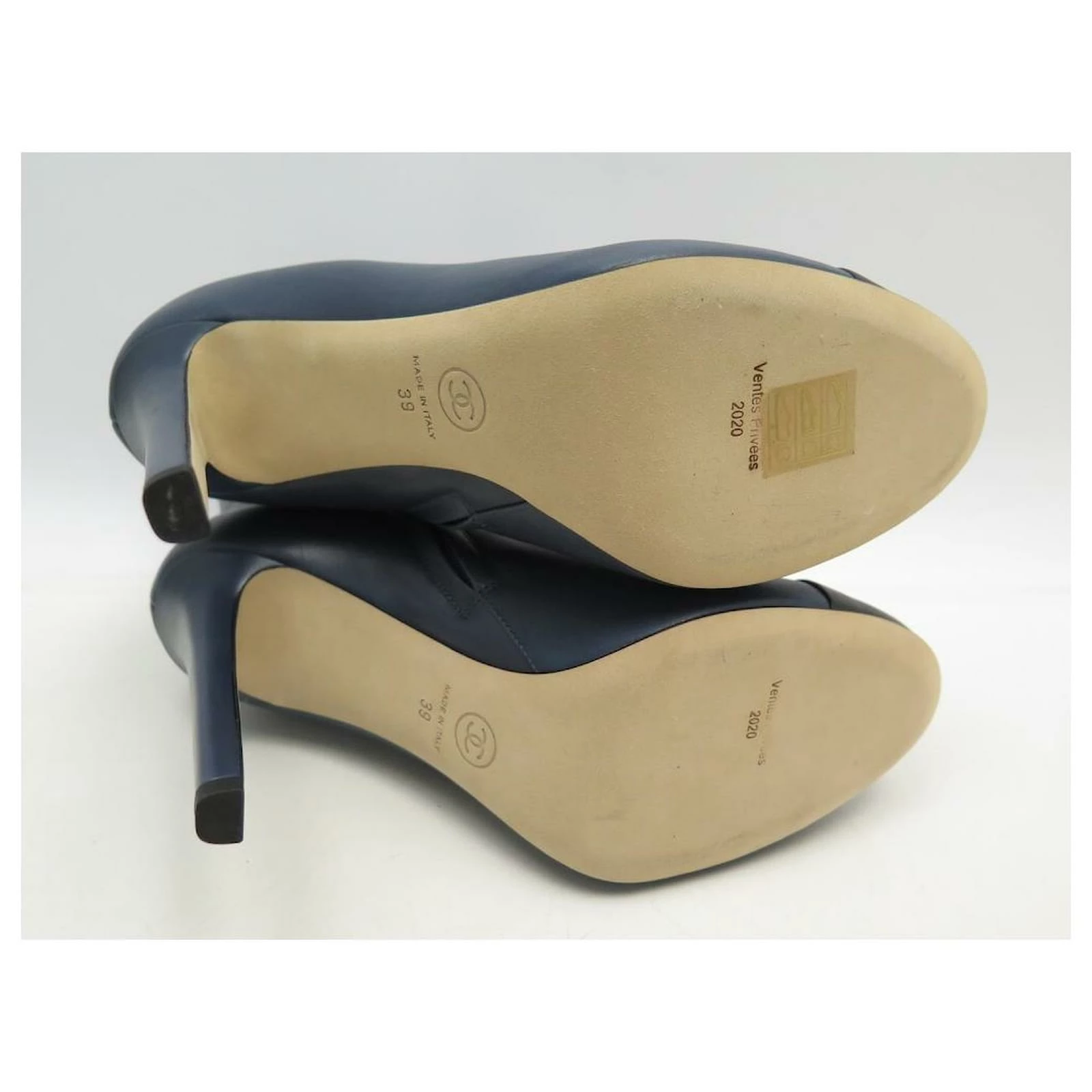 NEW CHANEL G SHOES33306 BLACK BLUE TWO-TONE LEATHER ANKLE BOOTS SHORT BOOTS Navy Blue 3 NEW CHANEL G SHOES33306 BLACK BLUE TWO-TONE LEATHER ANKLE BOOTS SHORT BOOTS Navy Blue - Image 3