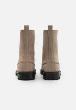 Bokina Dark Desert Unisex - Lace-Up Ankle Boots - Rouge Cerise -winter shoes Sales 2023 4a2fe843db0f4187952807cf2c6df73f