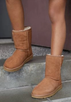 Ugg Classic Short - Classic Ankle Boots - Chestnut -winter shoes Sales 2023 4a6542729ca04a069257dac53e25c219