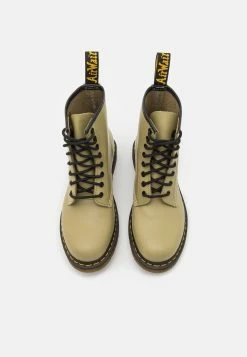Dr. Martens 1460 Unisex - Lace-Up Ankle Boots 9 Dr. Martens 1460 Unisex - Lace-Up Ankle Boots -winter shoes Sales 2023 4f2624b65aa54134ae2c922a96516010