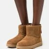 Ugg Classic Mini Logo Zip - Classic Ankle Boots - Chestnut