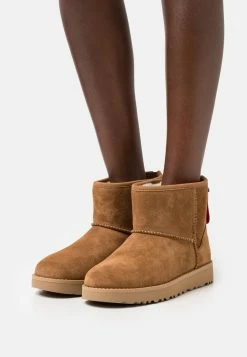 Ugg Classic Mini Logo Zip - Classic Ankle Boots - Chestnut