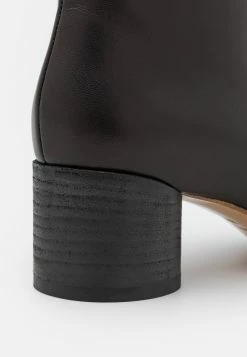 MM6 Maison Margiela Anatomic - Ankle Boots - Black -winter shoes Sales 2023 5472de145c9c475b8d07619be0b50c7c