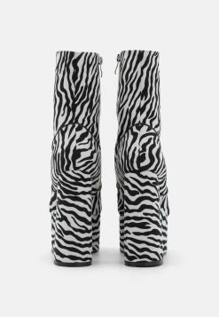 Lamoda Adore You Extreme Platform Ankle Boots - Classic Ankle Boots -winter shoes Sales 2023 6b545c87394841f7afb7a8aa5dd9ce77