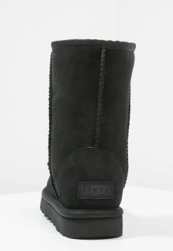 Ugg Classic Short - Classic Ankle Boots - Black -winter shoes Sales 2023 6f456cd699f940ab9b09e1fa1945b0f2
