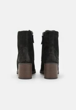 Clarks Clarkwell Lace - Lace-Up Ankle Boots - Black 9 Clarks Clarkwell Lace - Lace-Up Ankle Boots - Black -winter shoes Sales 2023 7b6f9bf6c7174ce6b64acbcb28771d09