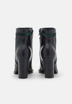 Menbur Classic Ankle Boots - Navy 9 Menbur Classic Ankle Boots - Navy -winter shoes Sales 2023 7e51a24095064e9bb3a8959ba6da98d2