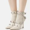 Steve Madden Fortitude - Classic Ankle Boots - Bone
