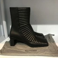 BALENCIAGA Ankle Boots T.eu 38 Leather Black -winter shoes Sales 2023 822590 7