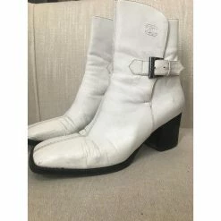 CHANEL Ankle Boots T.eu 37 Leather White -winter shoes Sales 2023 822599 3