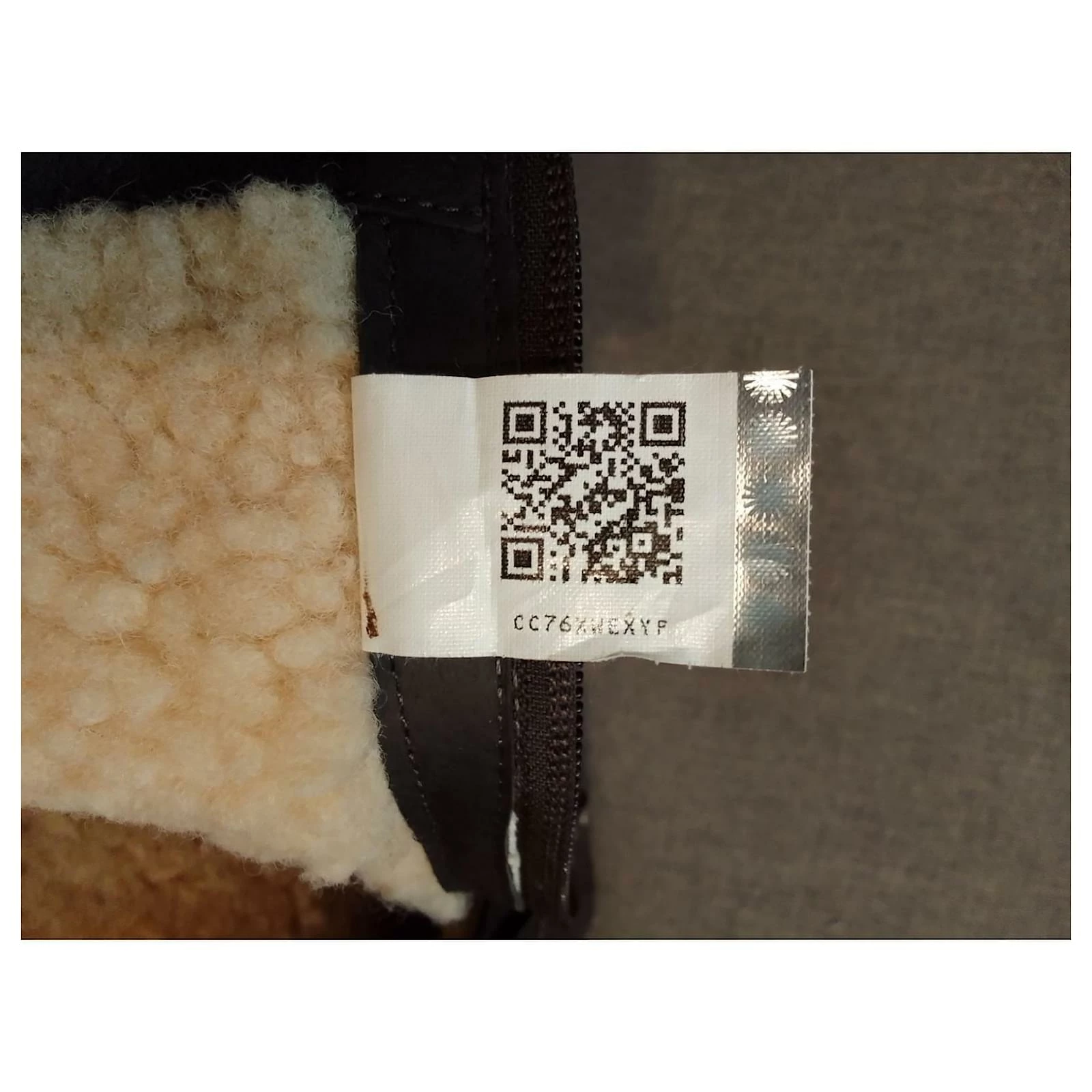 Ugg GERSHWIN Waterproof Zipped Brown Leather Shearling Boots 8 Ugg GERSHWIN Waterproof Zipped Brown Leather Shearling Boots - Image 8