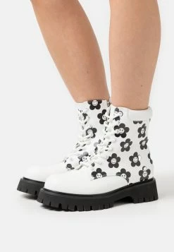 KOI FOOTWEAR Absent Presence - Lace-Up Ankle Boots - White