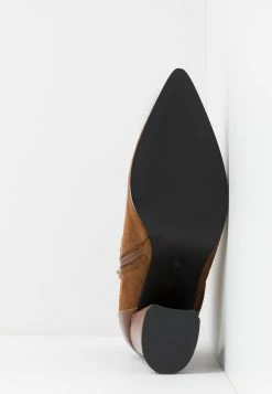 Menbur High Heeled Ankle Boots - Tan -winter shoes Sales 2023 8901cdf116aa4049a3eaa98cedbd9d50