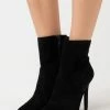 Steve Madden Clovers - Classic Ankle Boots