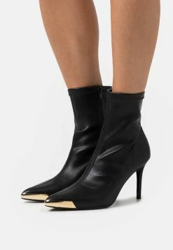 Classic Ankle Boots - Black