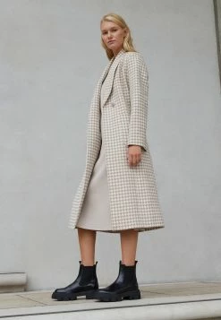 Pavement Lira - Ankle Boots - Black