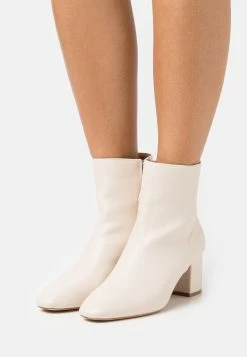 Raid Klara - Classic Ankle Boots - Nude