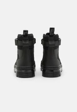 Dr. Martens Combs Tech -8 Eye Boot Unisex - Lace-Up Ankle Boots -winter shoes Sales 2023 9f9ca25209f74b6fa32eabe4bf53bce4