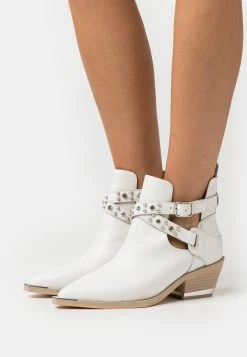 Alma En Pena High Heeled Ankle Boots - White