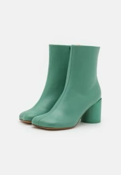 MM6 Maison Margiela Anatomic- Classic Ankle Boots - Frosty Spruce -winter shoes Sales 2023 ab96d857b36647b1b1e041211b7f458c