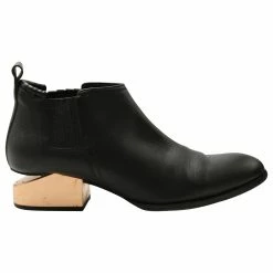 Alexander Wang Kori Chelsea Boots In Black Leather
