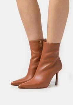 Steve Madden Iyanna - Classic Ankle Boots