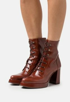 Chie Mihara Febru - Platform Ankle Boots - Terra