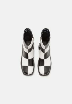 Lamoda Lose Yourself - Platform Ankle Boots - Black/White -winter shoes Sales 2023 e8fe153d8e0543359428e35b80b565b6