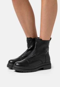 Tamaris Online Exclusive - Platform Ankle Boots - Black