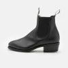 R. M. Williams Comfort Yearling Unisex - Classic Ankle Boots - Black