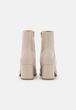 Vero Moda Vmmathilde Boot - Classic Ankle Boots - Moonlight -winter shoes Sales 2023 ef703c15ad284fd79fb955205d27f5cf
