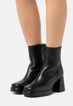 Pavement Gladys - Platform Ankle Boots - Black