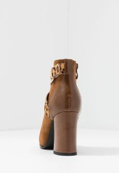 Menbur High Heeled Ankle Boots - Tan -winter shoes Sales 2023 f3897bc0a1884ed9ad537f3a6b44385c