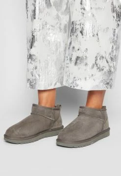 Ugg Classic Ultra - Ankle Boots