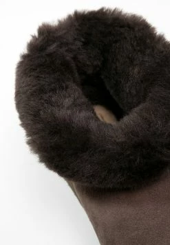 Ugg Classic Mini - Classic Ankle Boots - Chocolate -winter shoes Sales 2023 f75e309ec06b4a2eb4a157dd04ec5992